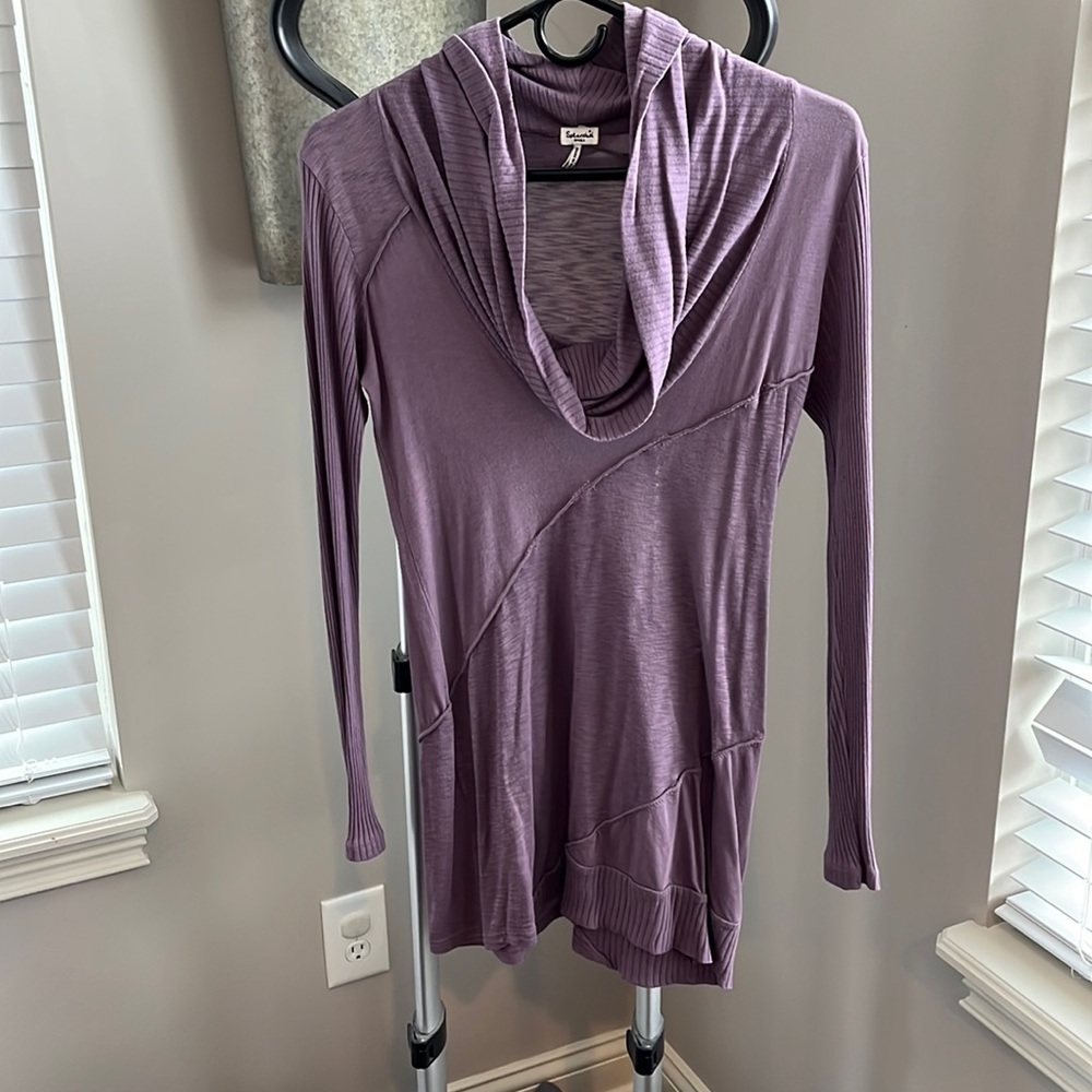 Splendid purple light turtleneck. Small